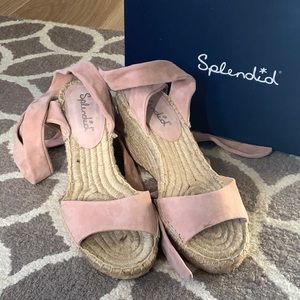 Joelle Espadrille wedge sandal by Splendid; Soft pink suede; size 9